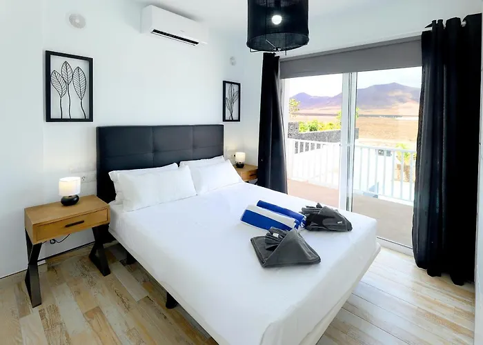 Bella, Modern 4 Bed 普拉亚布兰卡