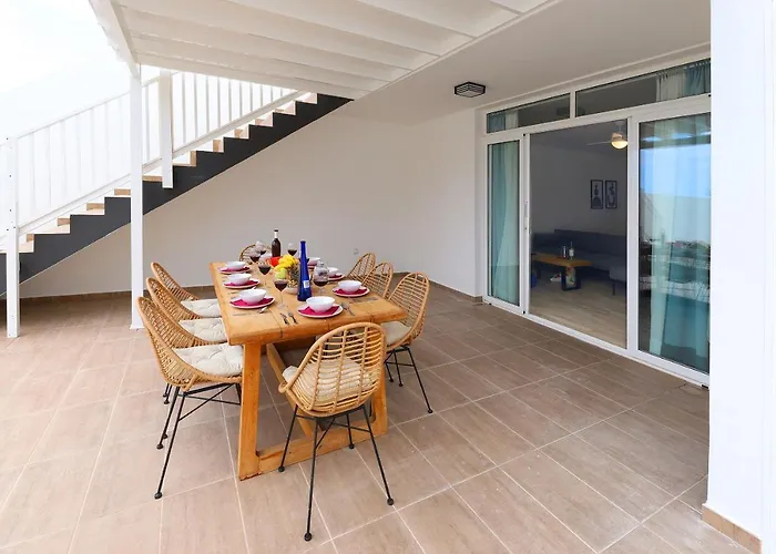 Bella, Modern 4 Bed 普拉亚布兰卡