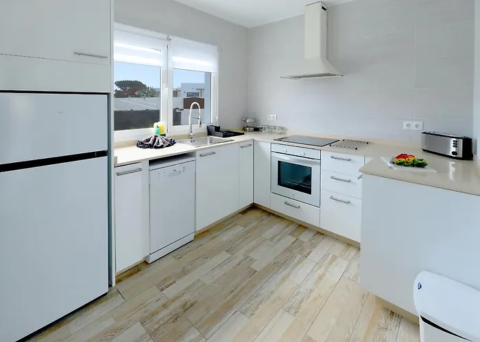 Bella, Modern 4 Bed 普拉亚布兰卡