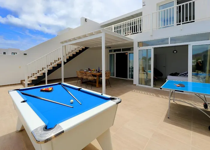 Bella, Modern 4 Bed Villa *