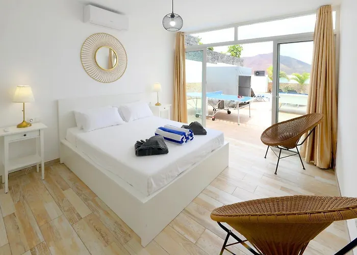 Bella, Modern 4 Bed Playa Blanca (Lanzarote)