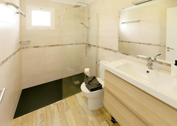 Bella, Modern 4 Bed * بلايا بلانكا