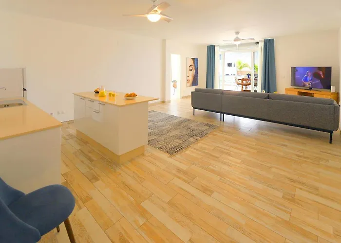 Bella, Modern 4 Bed Vila *